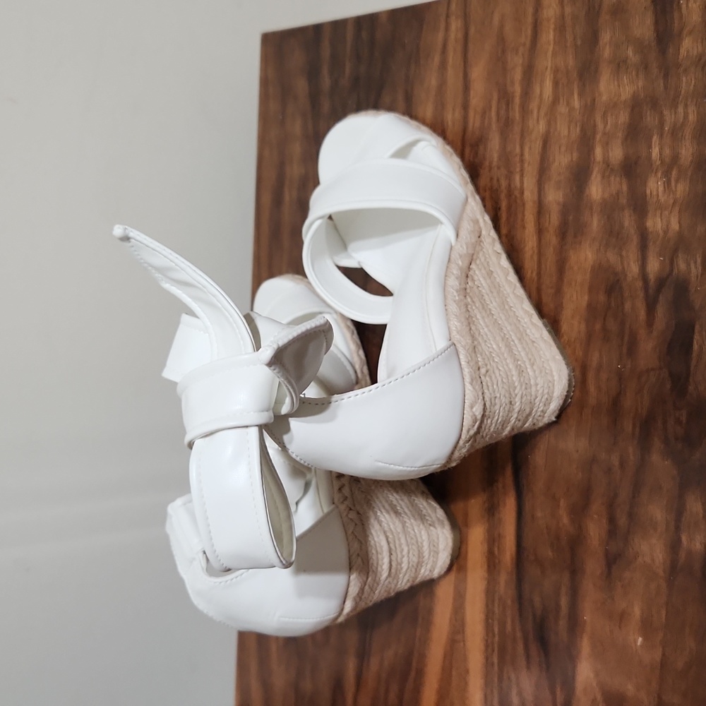 Sandals - Picture 2 of 5